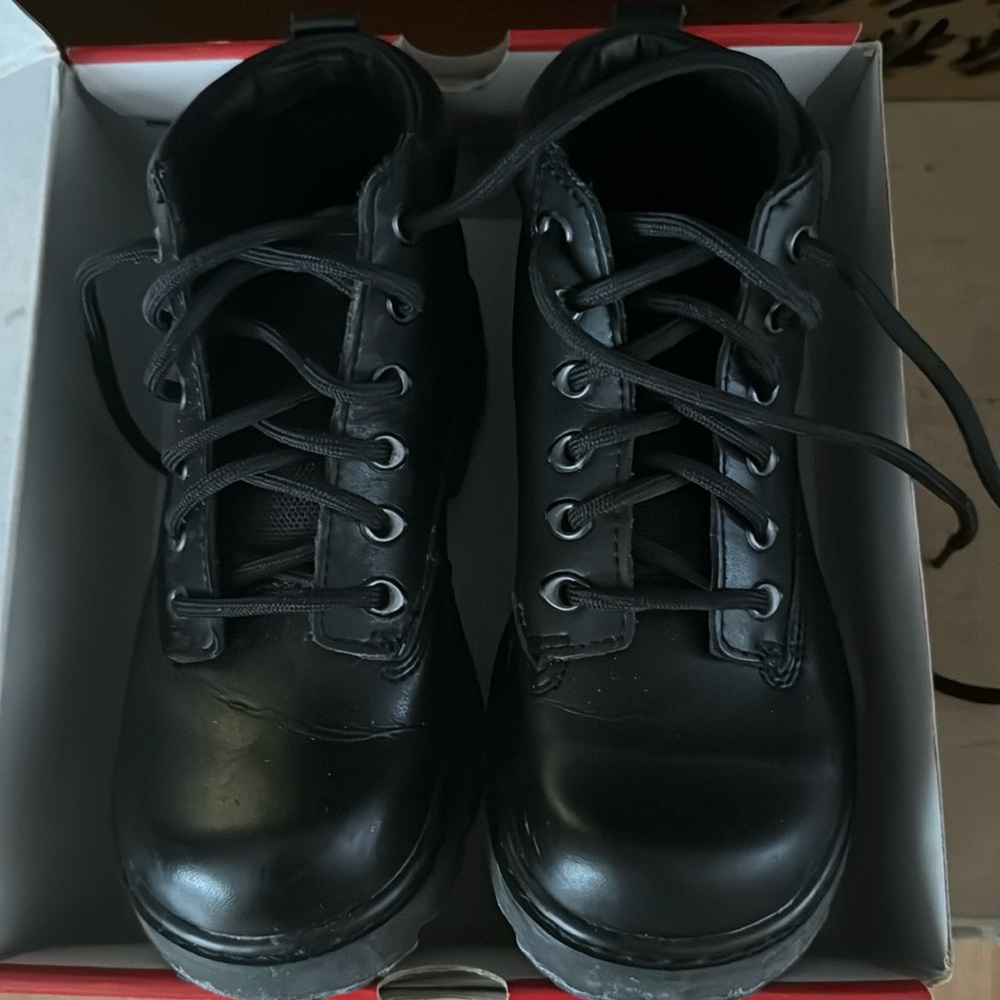 TUFF SHOES FROM SKECHERS